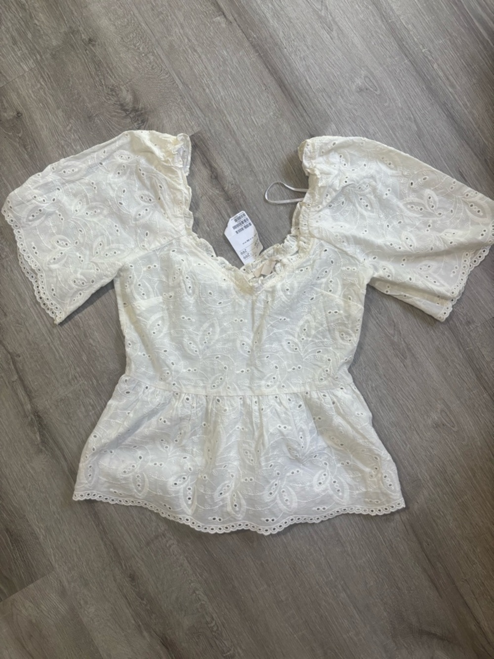 H&M White Eyelet Peplum Blouse with Puff Sleeves